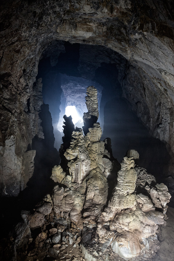 Der weltweit grösste Stalagmit ragt 80m in die Höhe