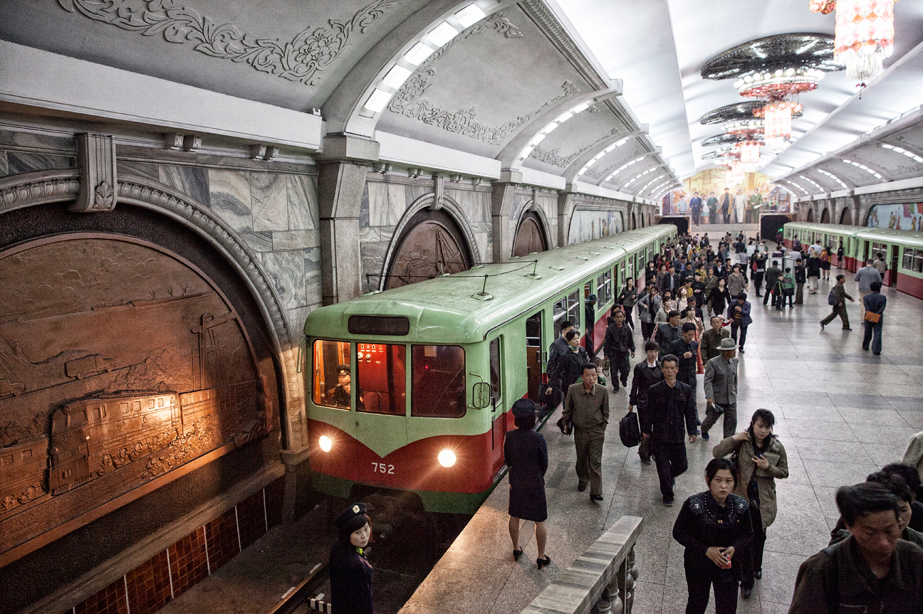 U-Bahn in Pyongyang mit alten Wagen aus Berlin.